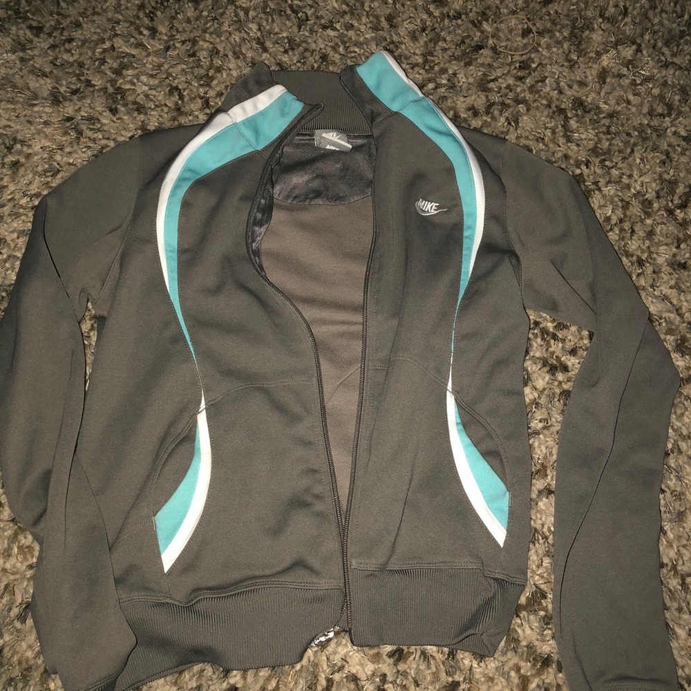 Nike jacket - Picture 2 of 2